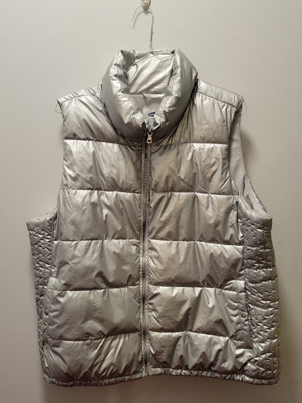 old navy puffer vest xxl - extra extra large silver chrome puff shine fall cozy